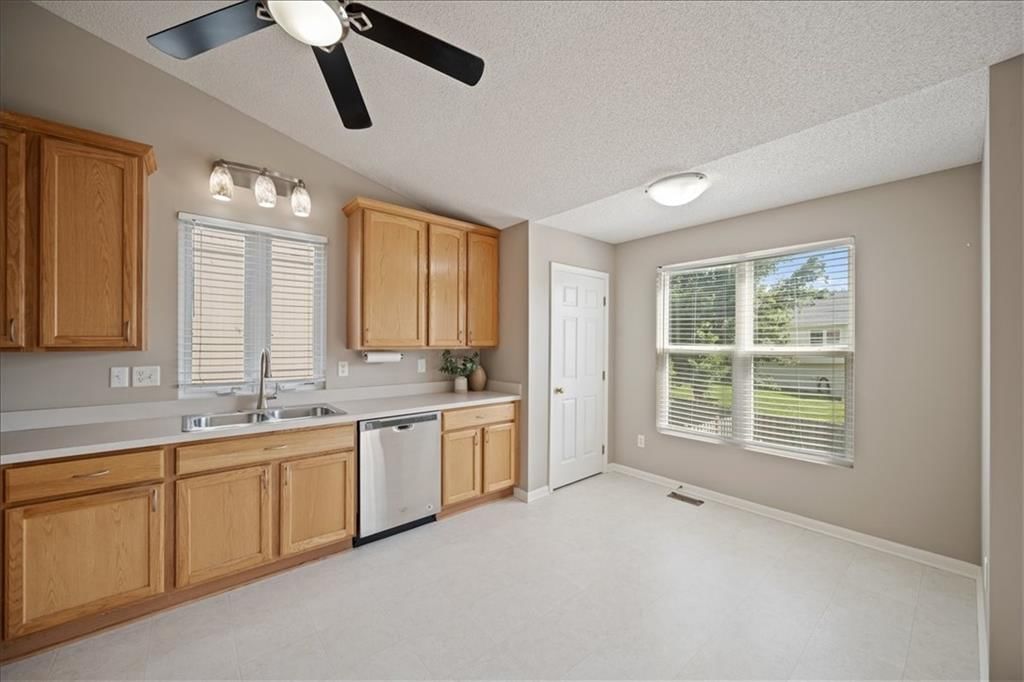 1835 W Concord Drive — photo 11