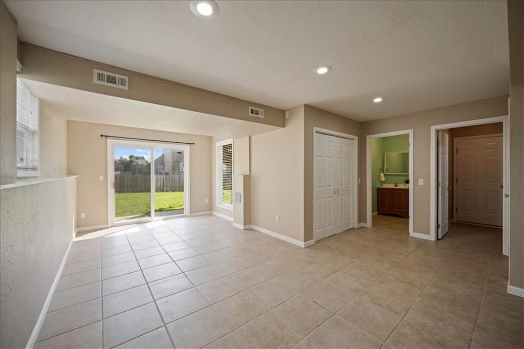 1835 W Concord Drive — photo 22