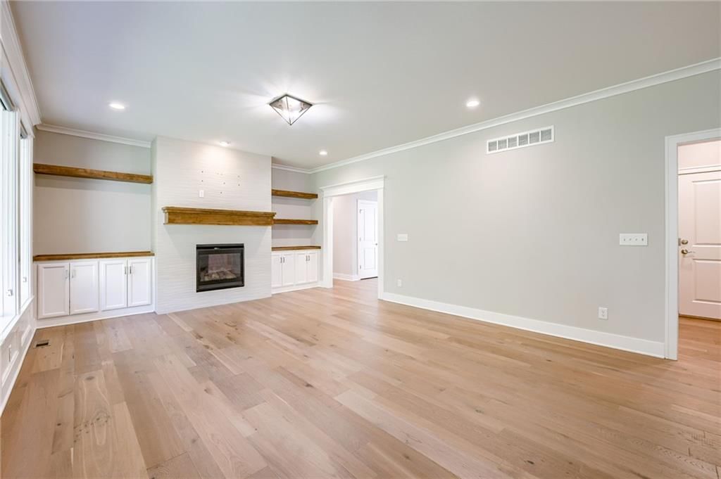 Photo 6 of 49 - 4620 W 70th Street