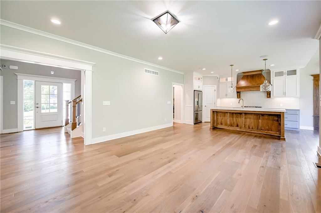 Photo 8 of 49 - 4620 W 70th Street