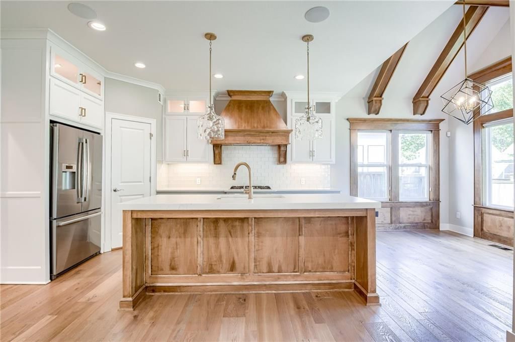 Photo 9 of 49 - 4620 W 70th Street