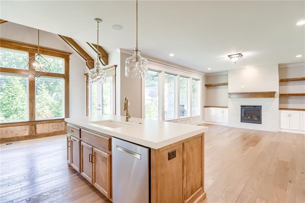 Photo 13 of 49 - 4620 W 70th Street