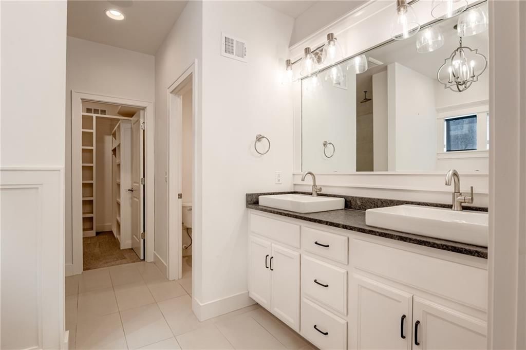 Photo 23 of 49 - 4620 W 70th Street