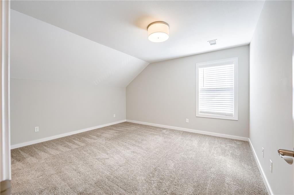 Photo 31 of 49 - 4620 W 70th Street