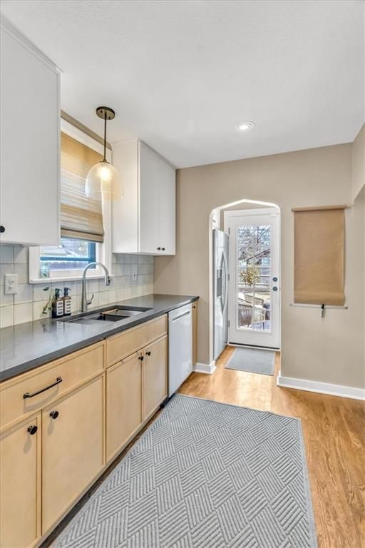 7547 Grand Avenue — photo 18