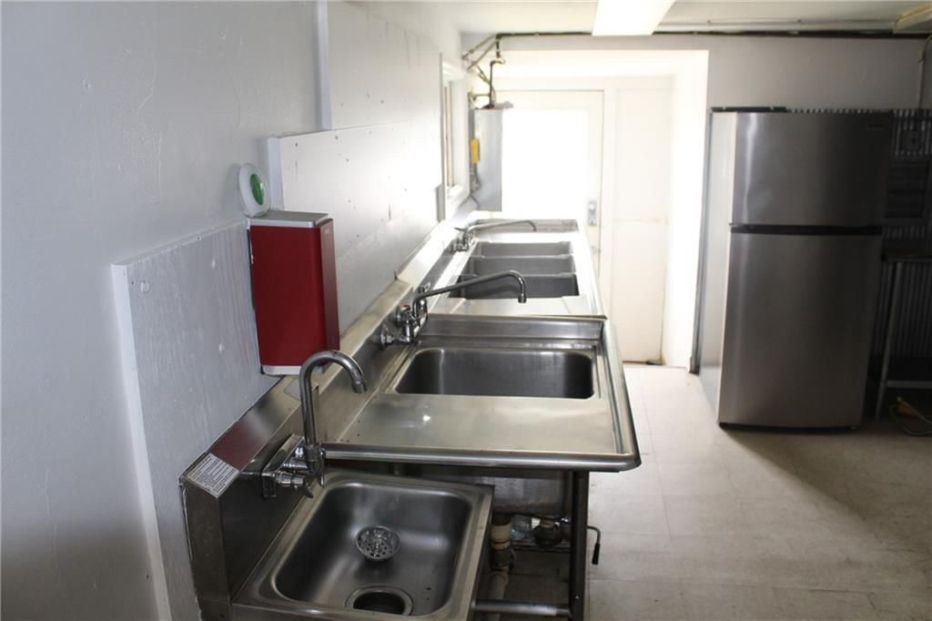 209 W Main Street — photo 9