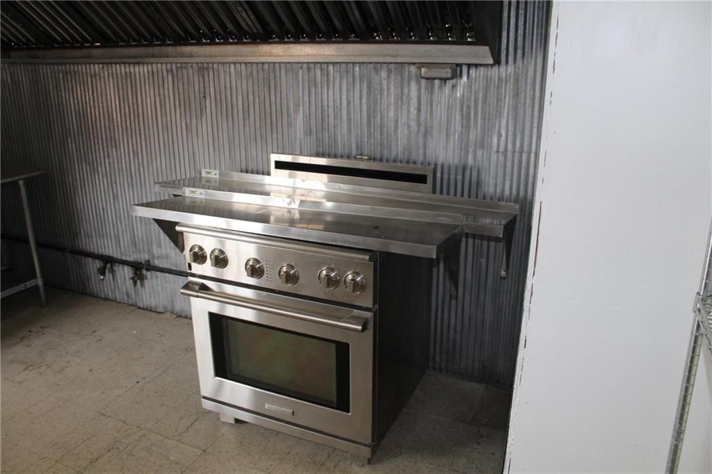 209 W Main Street — photo 10