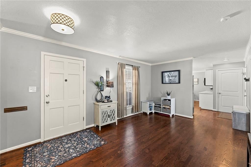 11601 WORNALL Road — photo 4