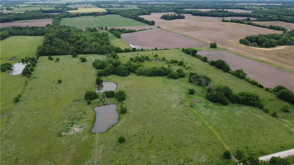 000 Wagon Road, Mapleton, KS