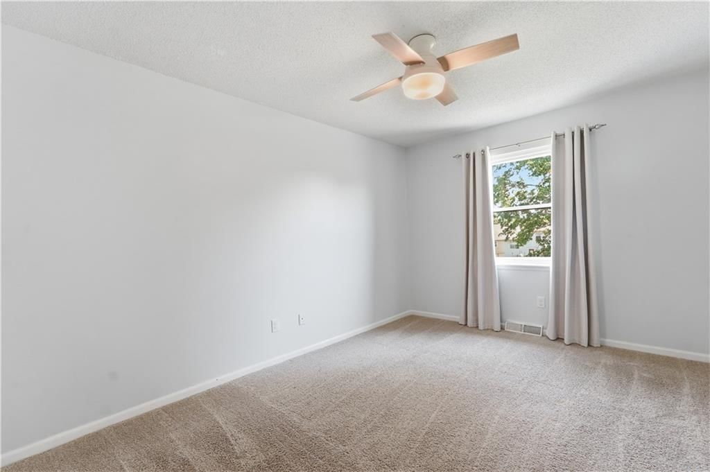 8669 N Hull Avenue — photo 13