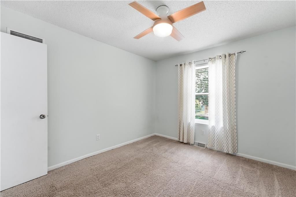8669 N Hull Avenue — photo 17