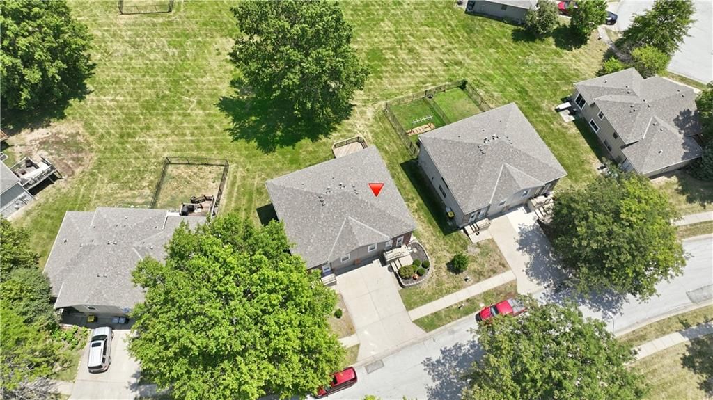 8669 N Hull Avenue — photo 34