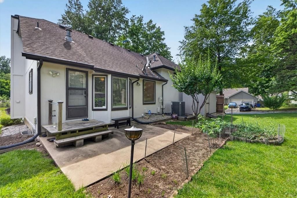1912 NW 9th Street Court — photo 11