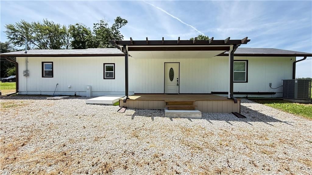 710 Elliott Street — photo 1