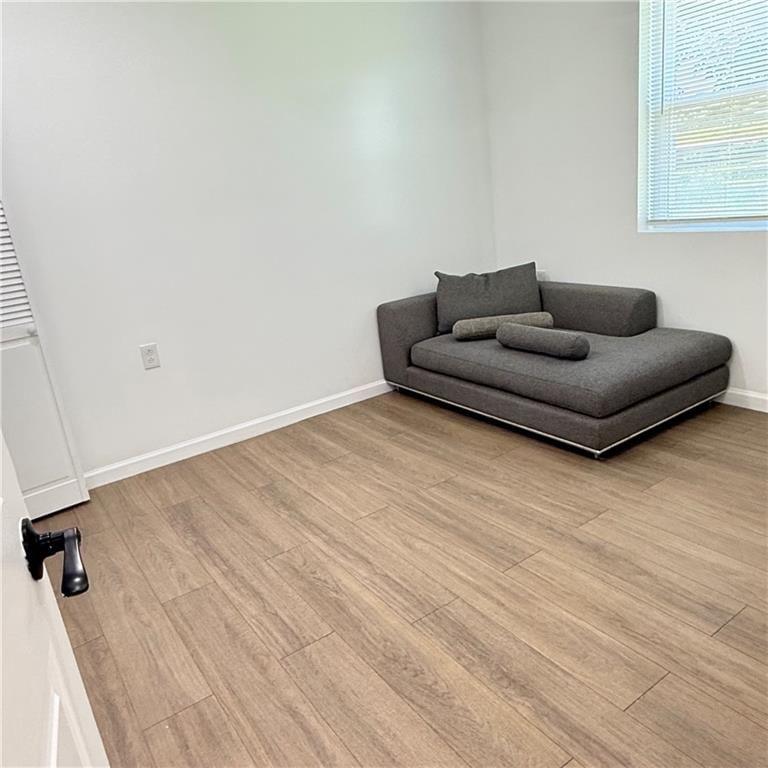 710 Elliott Street — photo 18