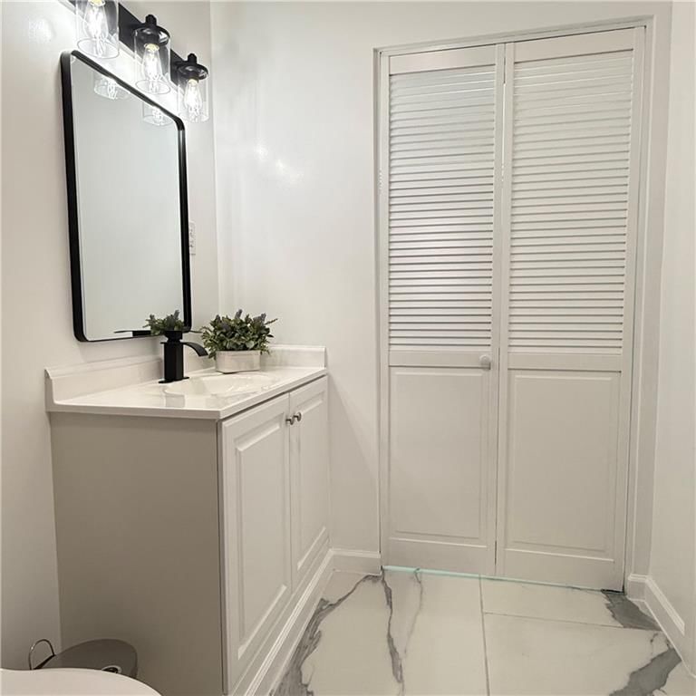 710 Elliott Street — photo 25