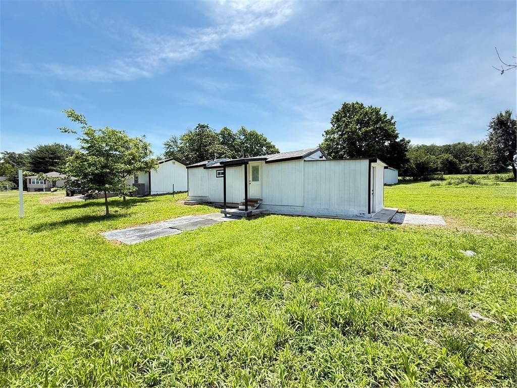 710 Elliott Street — photo 42