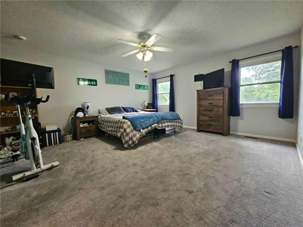 105 W Lincoln Street — photo 16