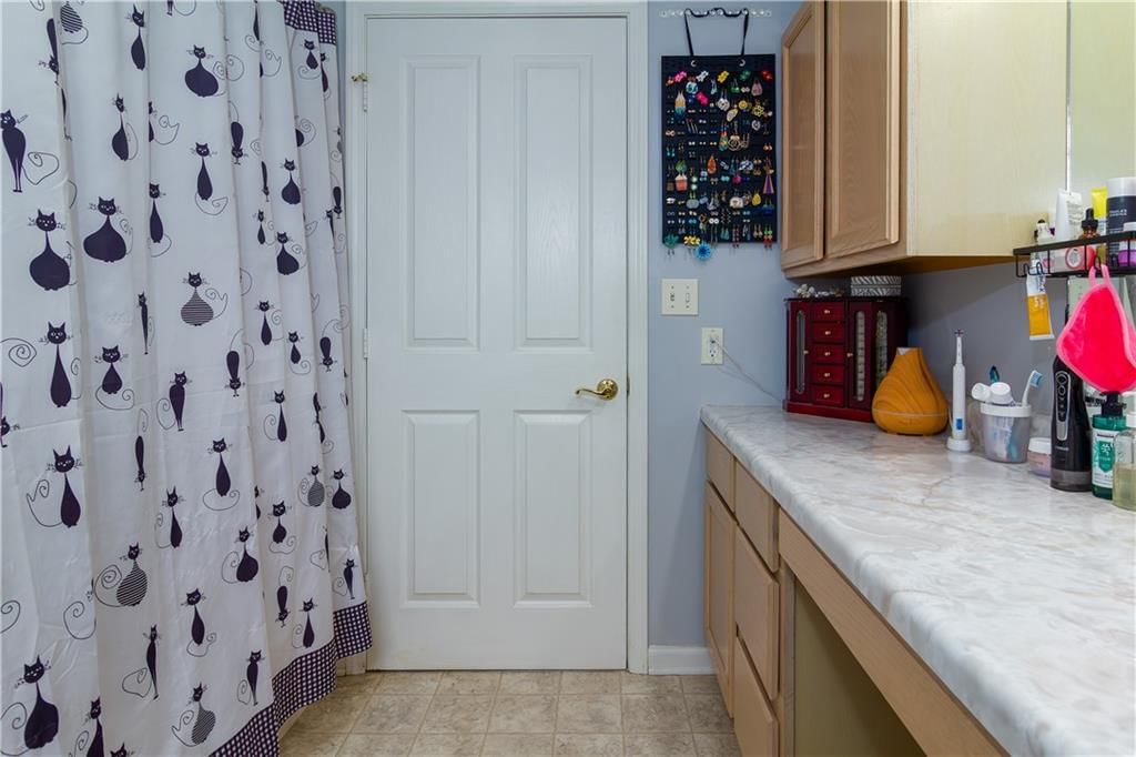 105 W Lincoln Street — photo 19
