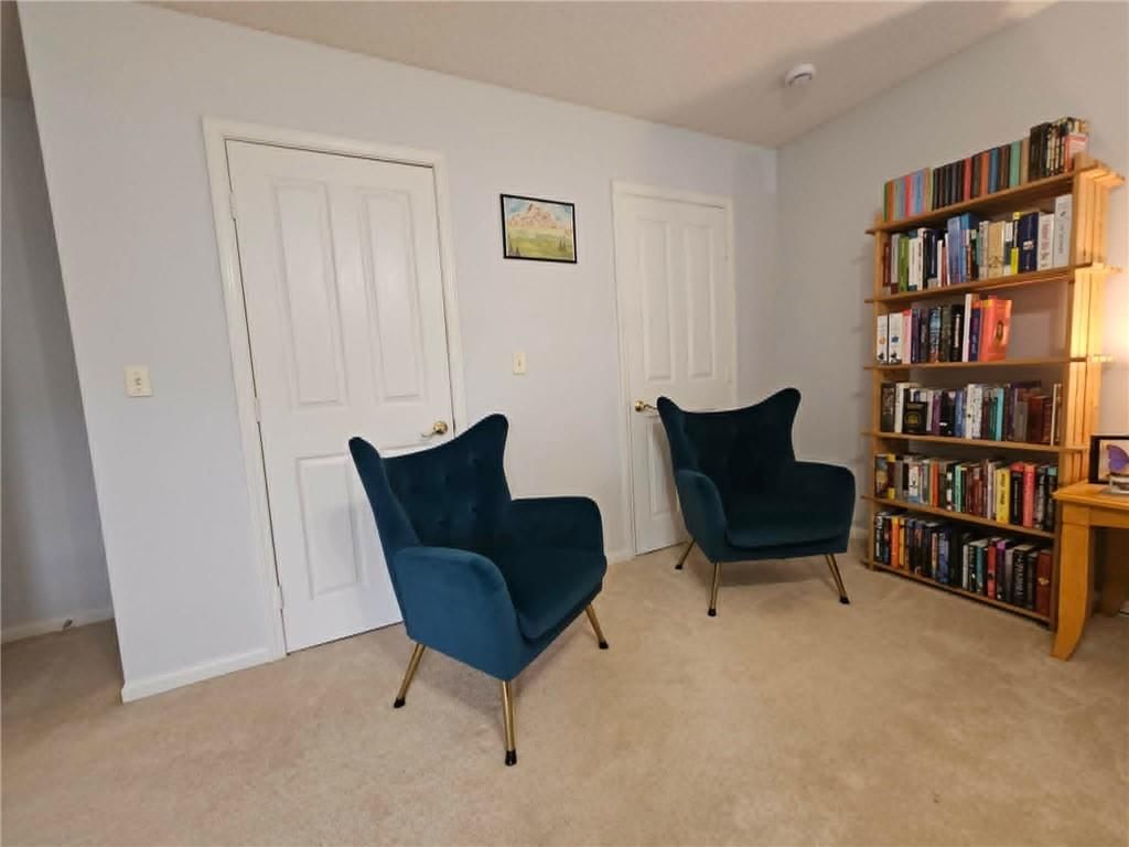 105 W Lincoln Street — photo 26