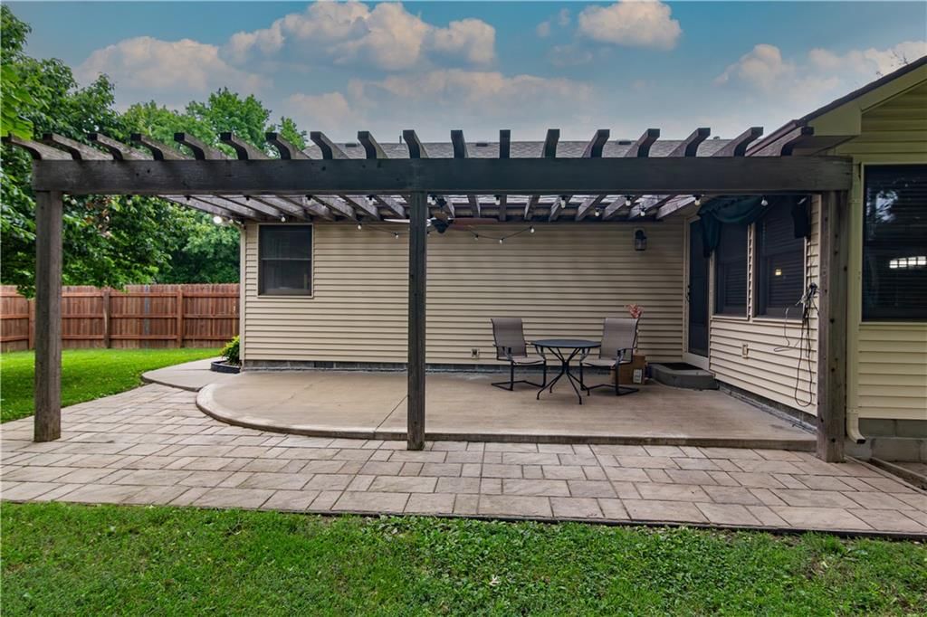 105 W Lincoln Street — photo 52