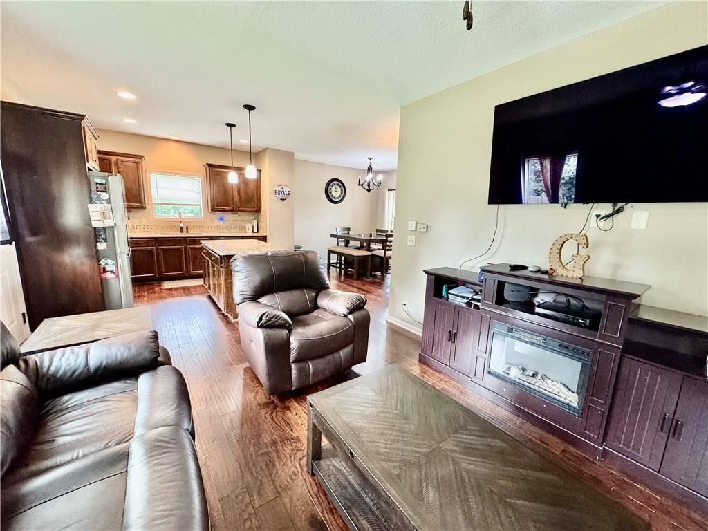1117 Tamarisk Drive — photo 9