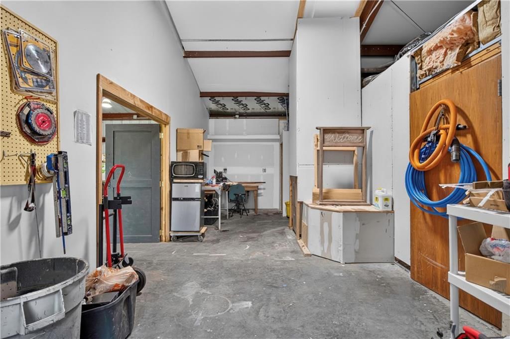 609 E 92nd Terrace — photo 36