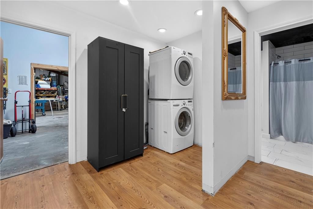 609 E 92nd Terrace — photo 37