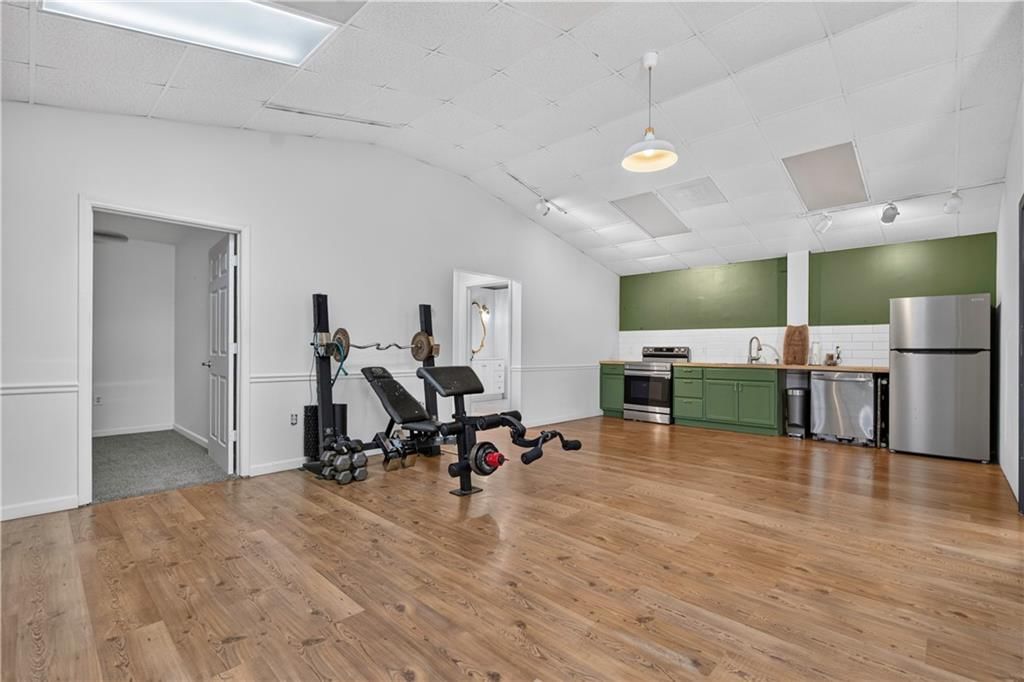 609 E 92nd Terrace — photo 45