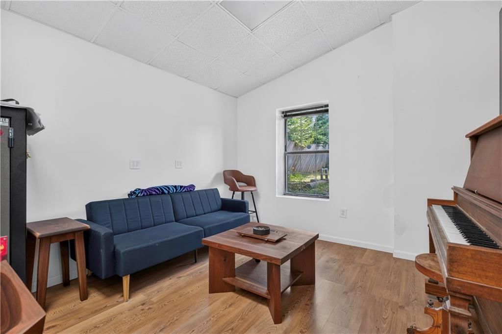 609 E 92nd Terrace — photo 47
