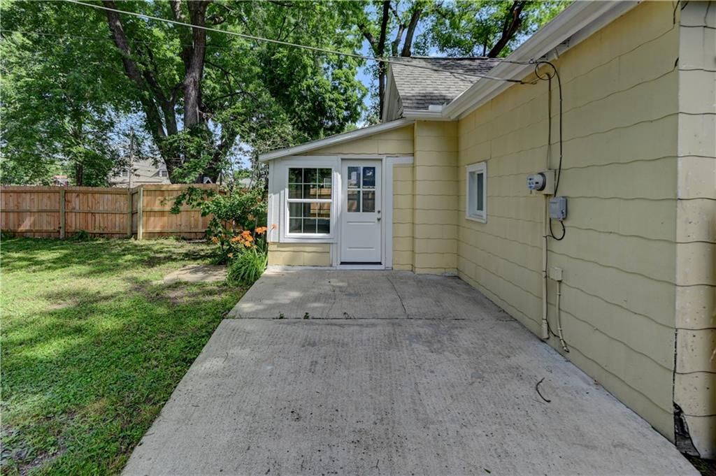 3920 Terrace Street — photo 10