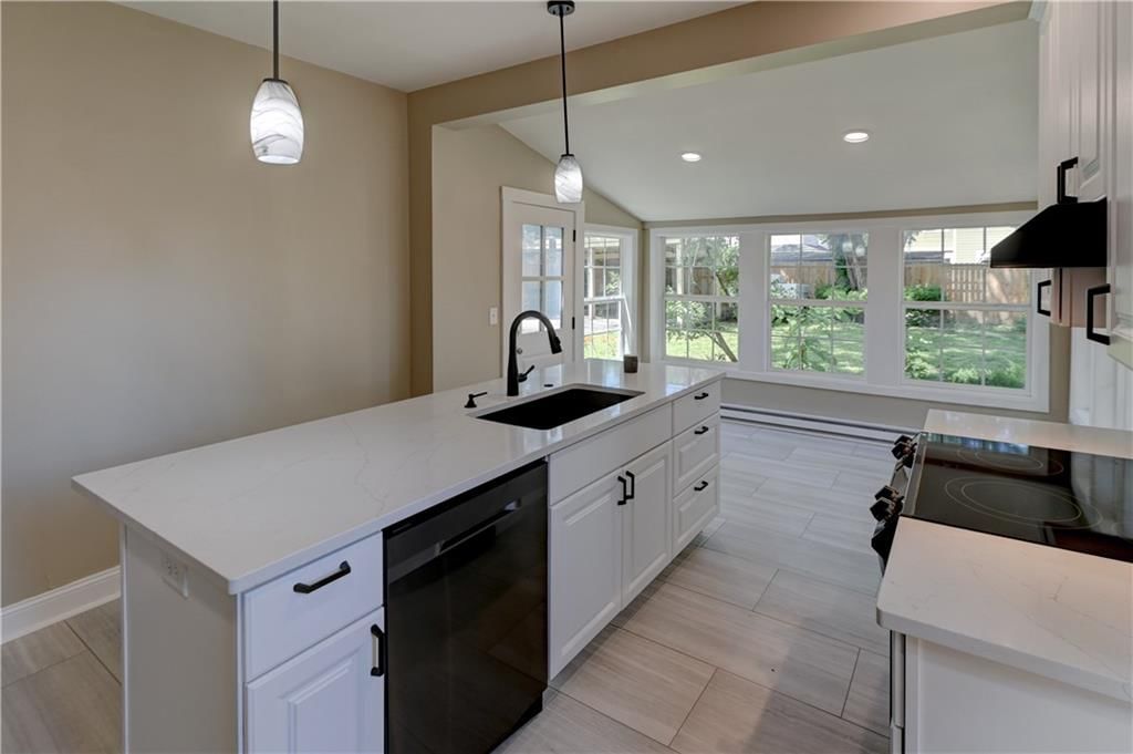 3920 Terrace Street — photo 25