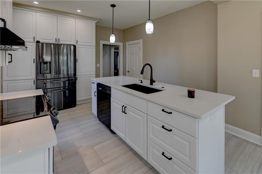 3920 Terrace Street — photo 29