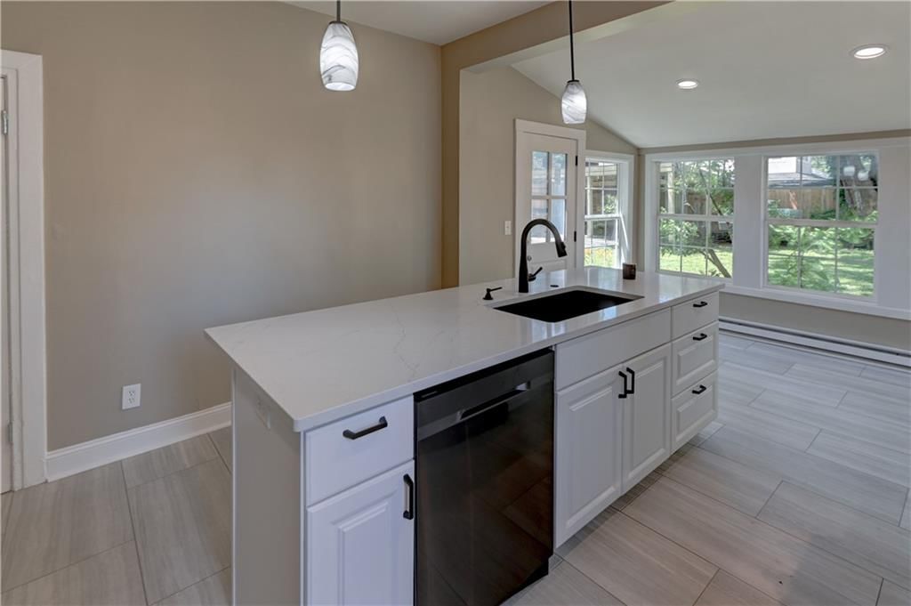 3920 Terrace Street — photo 32