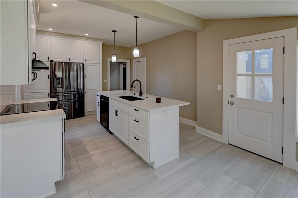 3920 Terrace Street — photo 33