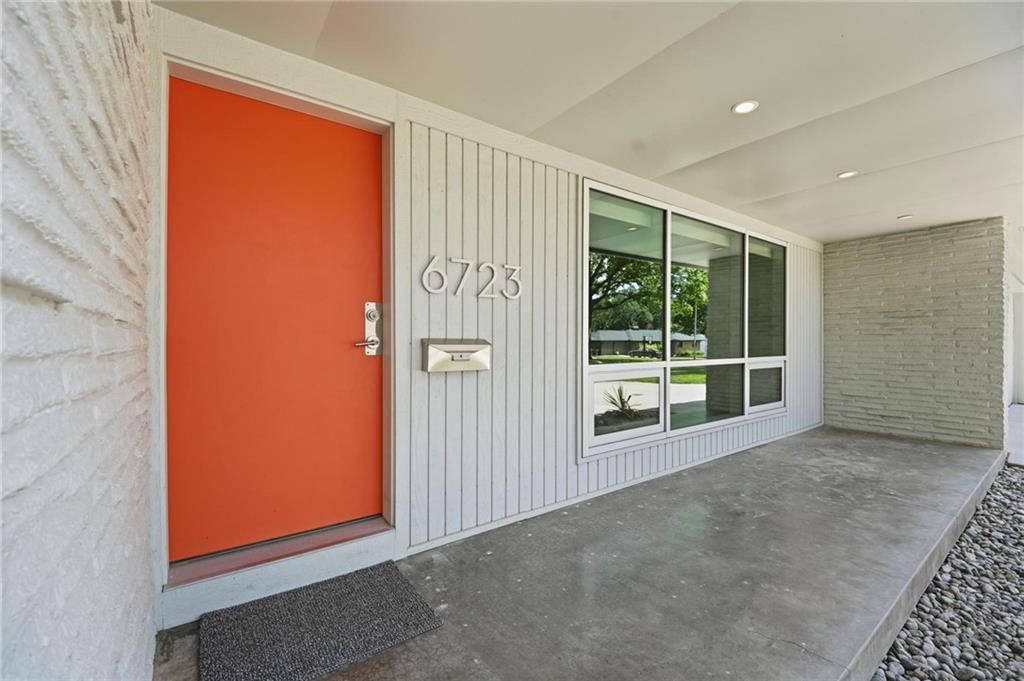 6723 W 66th Street — photo 2