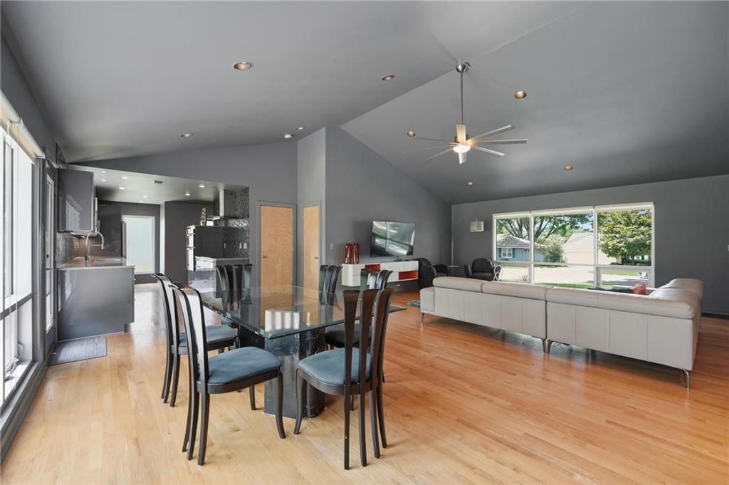 6723 W 66th Street — photo 9