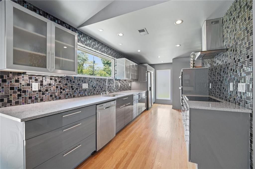 6723 W 66th Street — photo 10