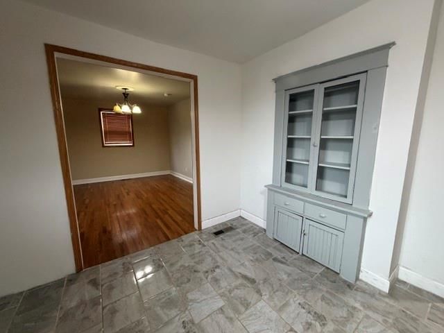 4802 King Hill Avenue — photo 10