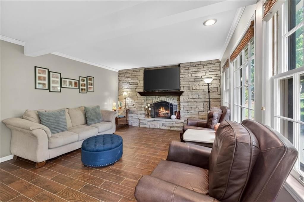 10287 Rosewood Street — photo 10