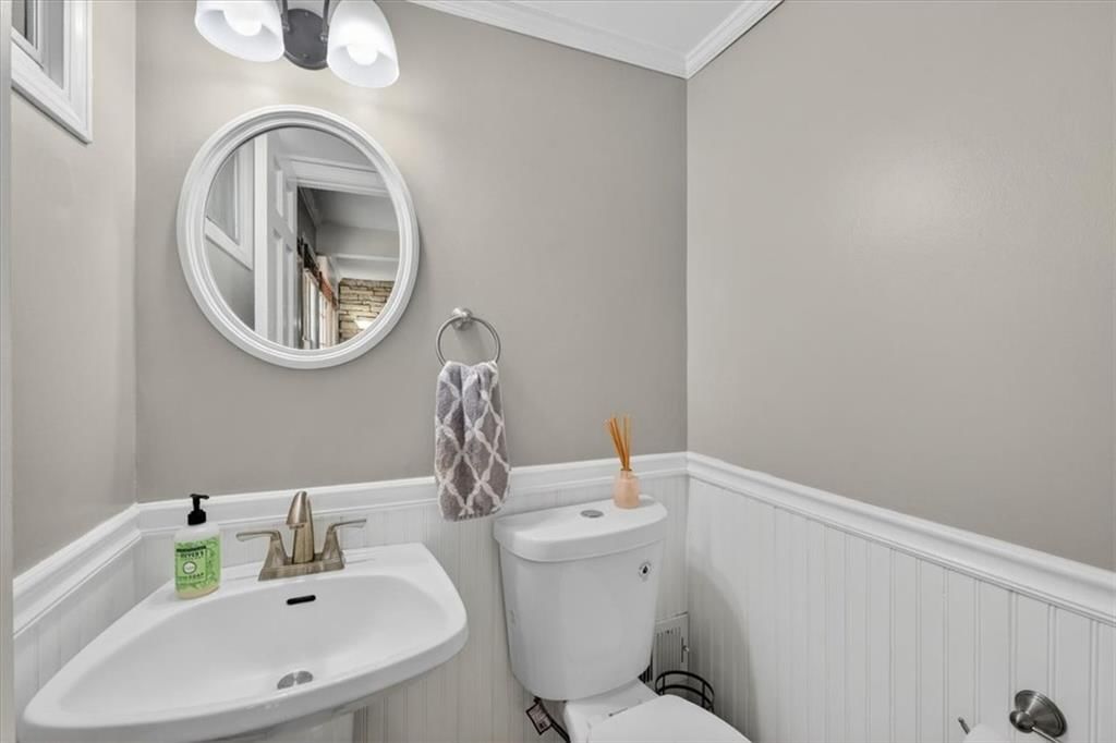 10287 Rosewood Street — photo 48
