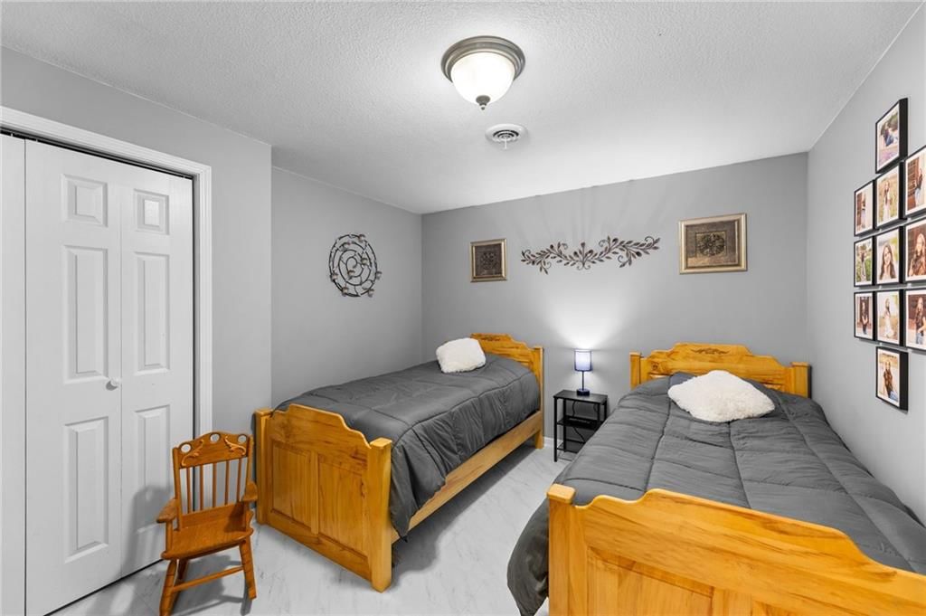 1405 Pine Court — photo 37