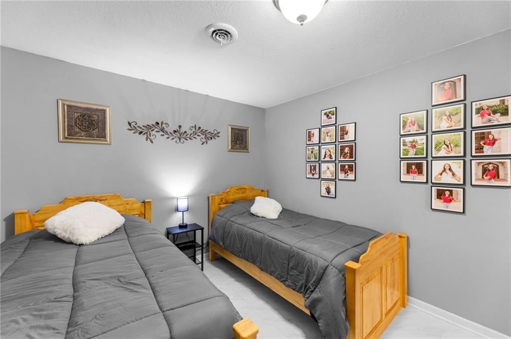 1405 Pine Court — photo 38