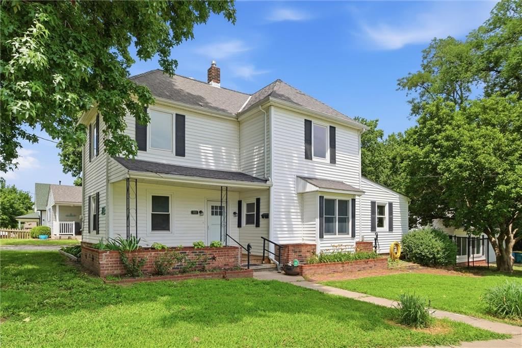 301 Allcutt Avenue — photo 3