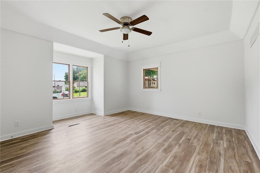 301 Allcutt Avenue — photo 17