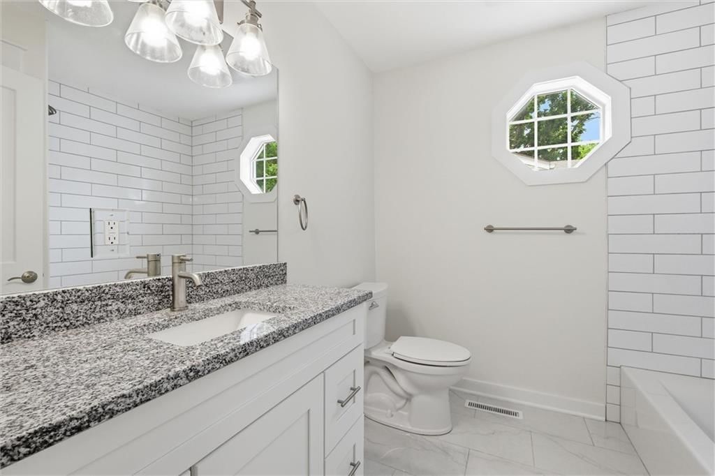 301 Allcutt Avenue — photo 20