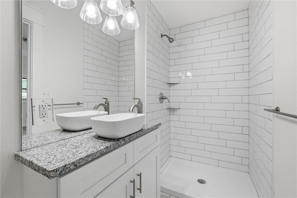 301 Allcutt Avenue — photo 30