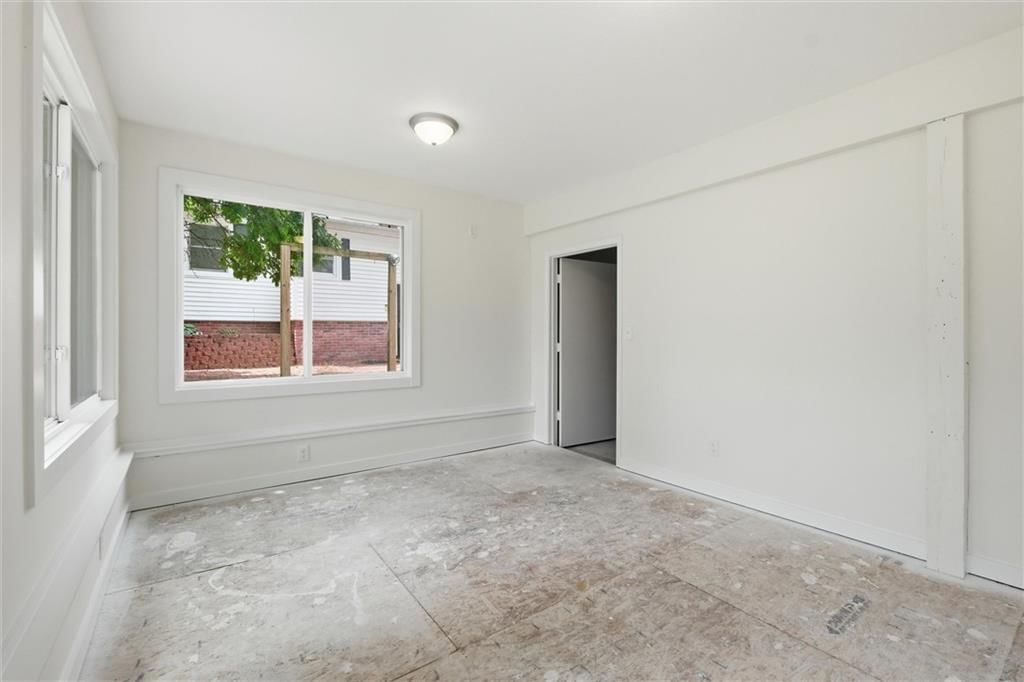 301 Allcutt Avenue — photo 32