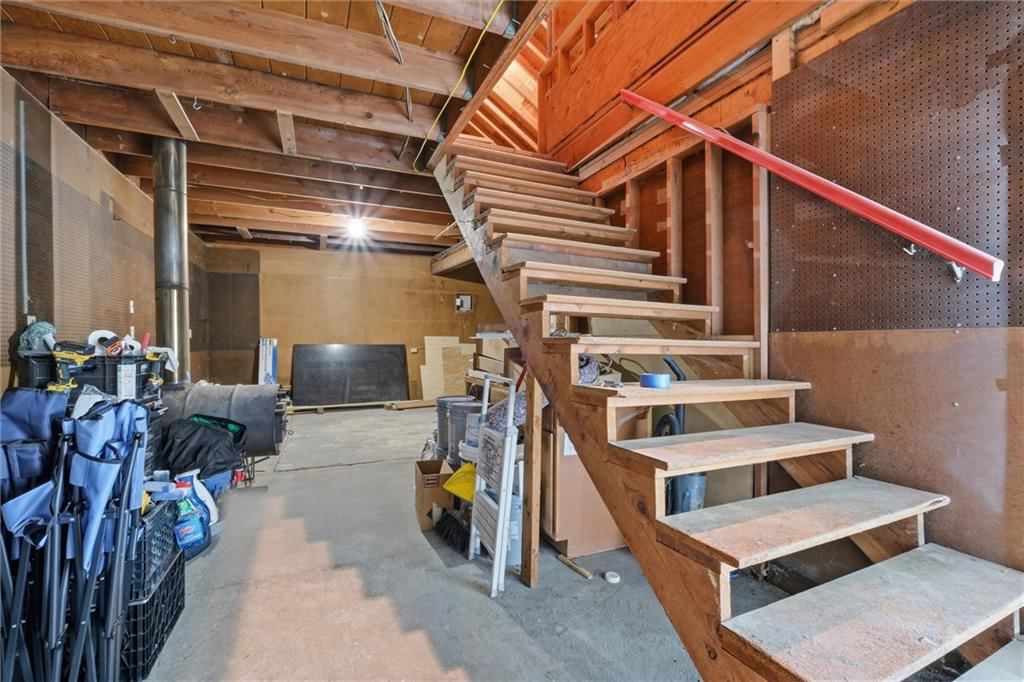 301 Allcutt Avenue — photo 35
