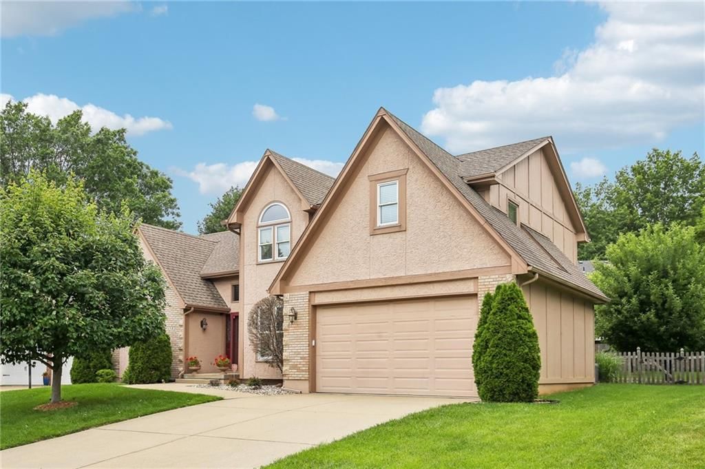 1083 NE Greenwood Court — photo 2